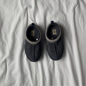 Grey girl’s UGG slippers size 13